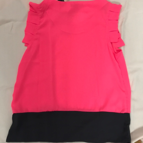 Beautiful blouse - Picture 3 of 3